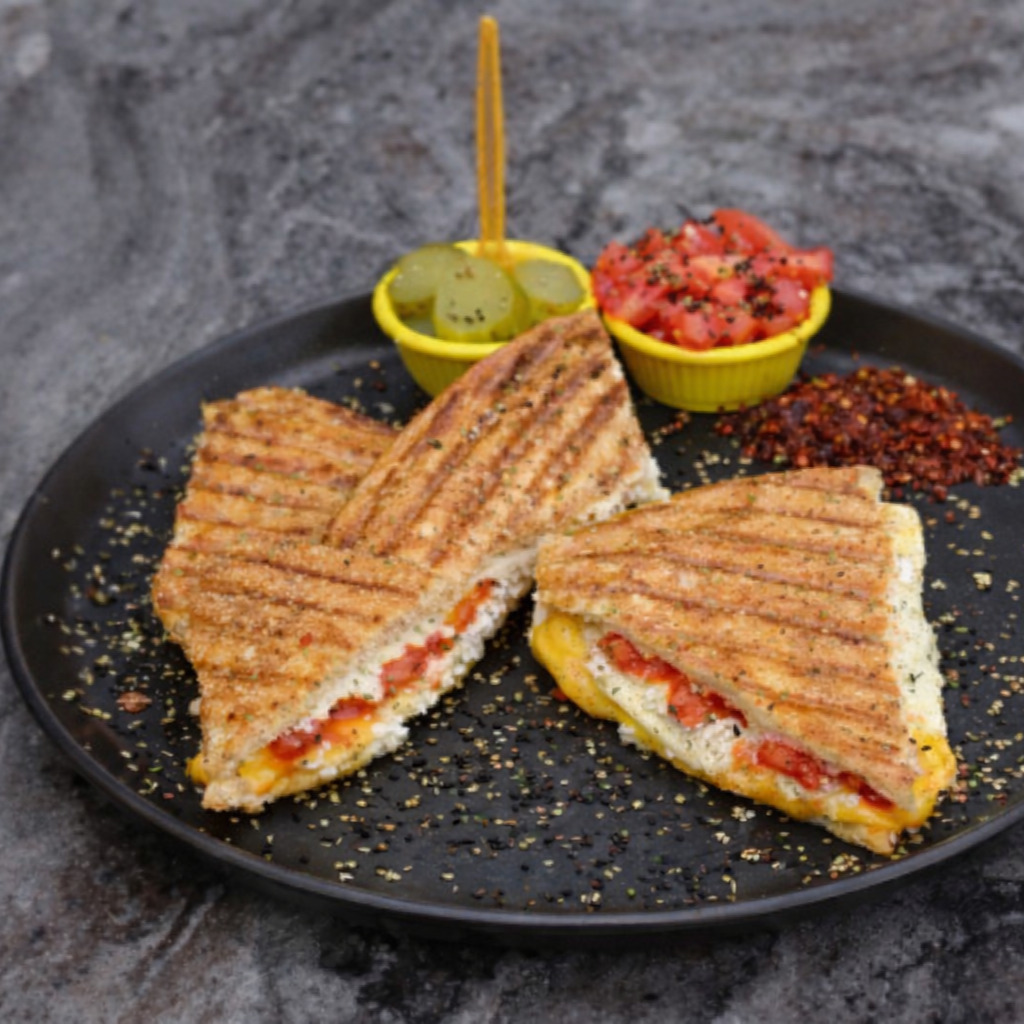 4 Peynirli Tost