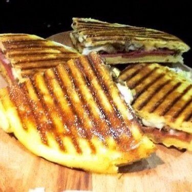 Sucuklu Bazlama Tost + Coca-Cola (33 cl.)