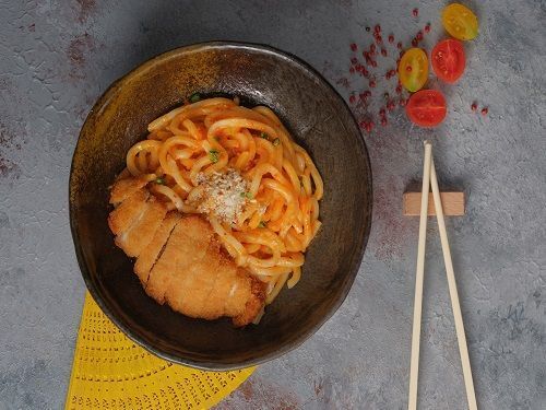 155-A Domates Soslu Katsu Udon Tavuklu
