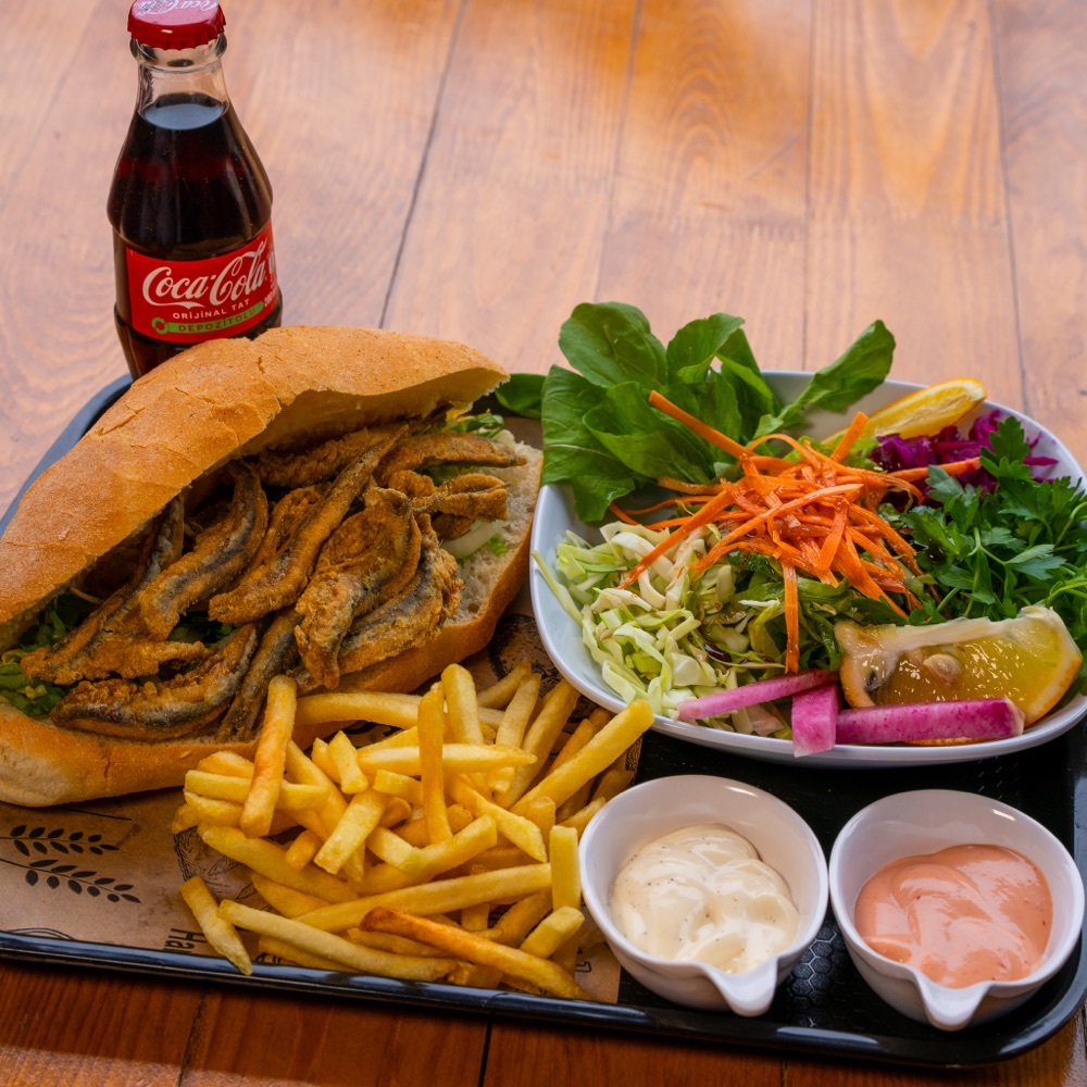 Ekmek Arası Hamsi Menü
