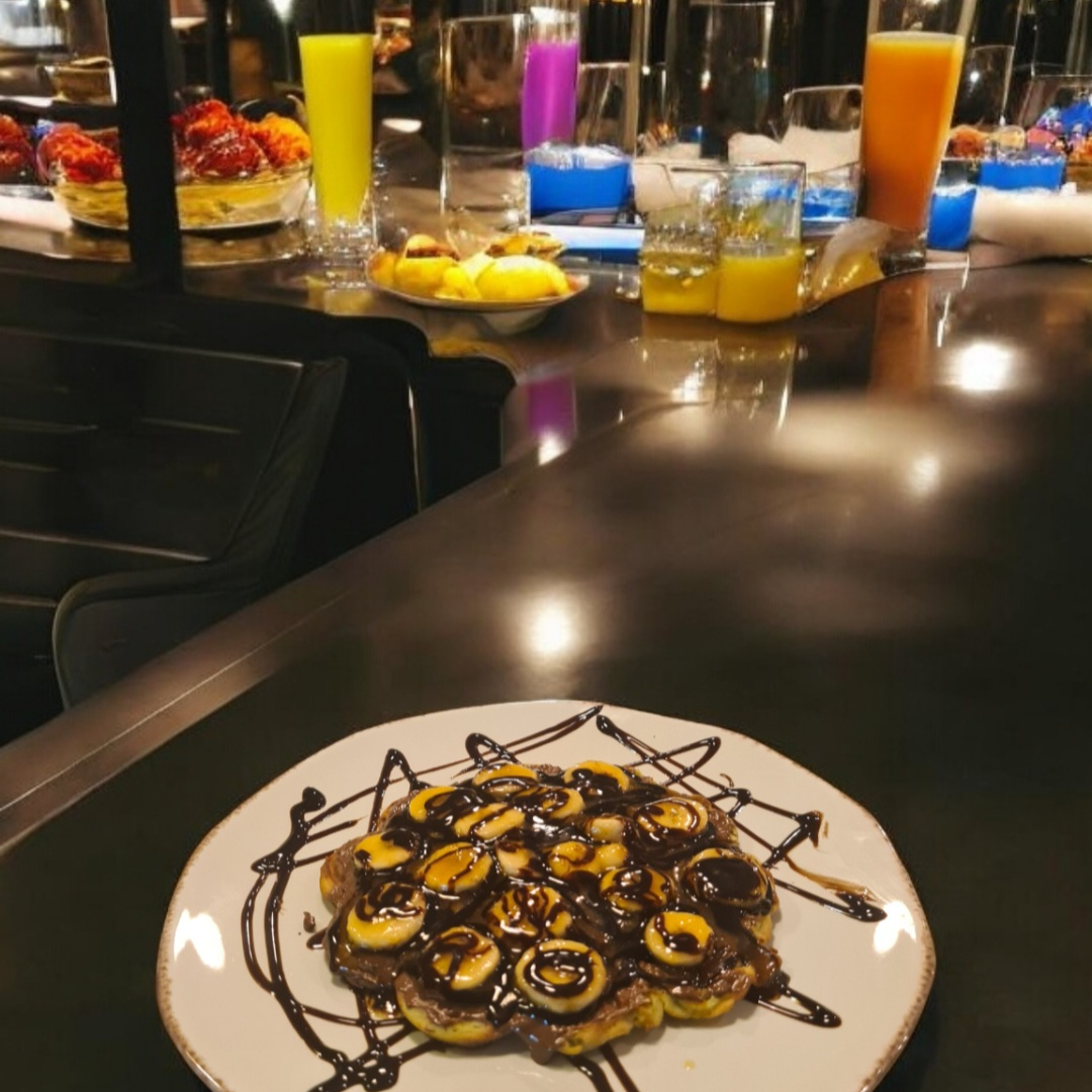 Bitter Çikolatalı Double Çift Katlı Ultra Karışık Muz Kivi Çilek Waffle Groot