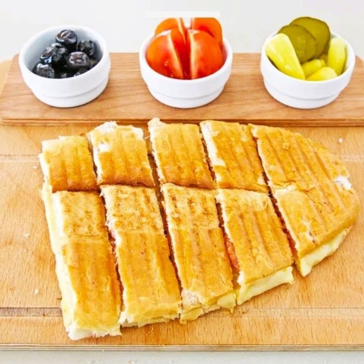 Kavurmalı Yumurtalı Kaşarlı Tost