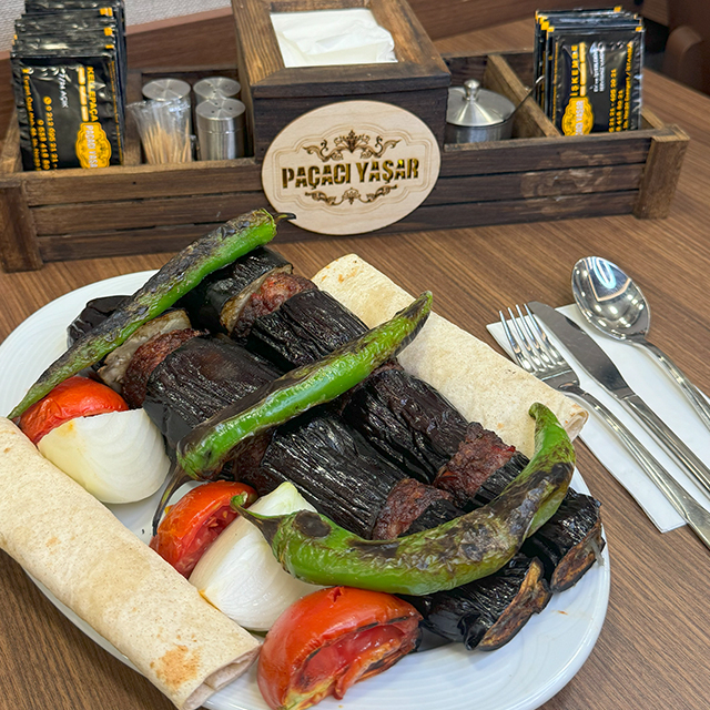 Patlıcanlı Kebap +Coca Cola 330 ml