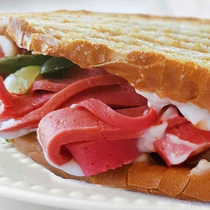 KARE TOST EKMEĞİNDE Ayvalık Tostu Eko