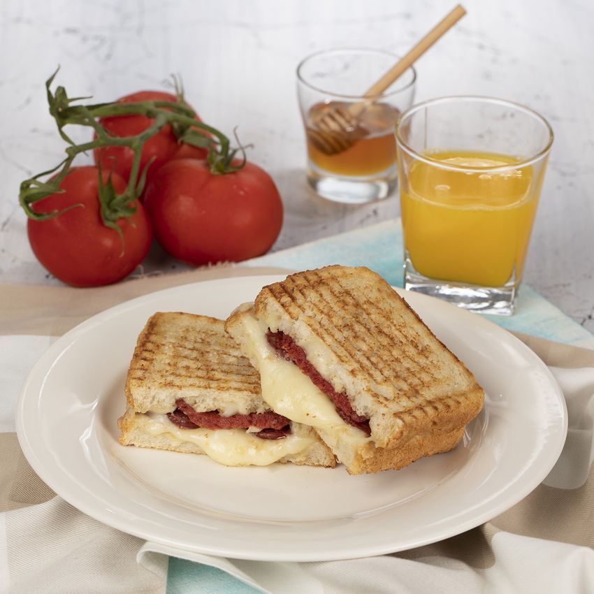Çift Kaşarlı Sucuklu Tost (215 g)