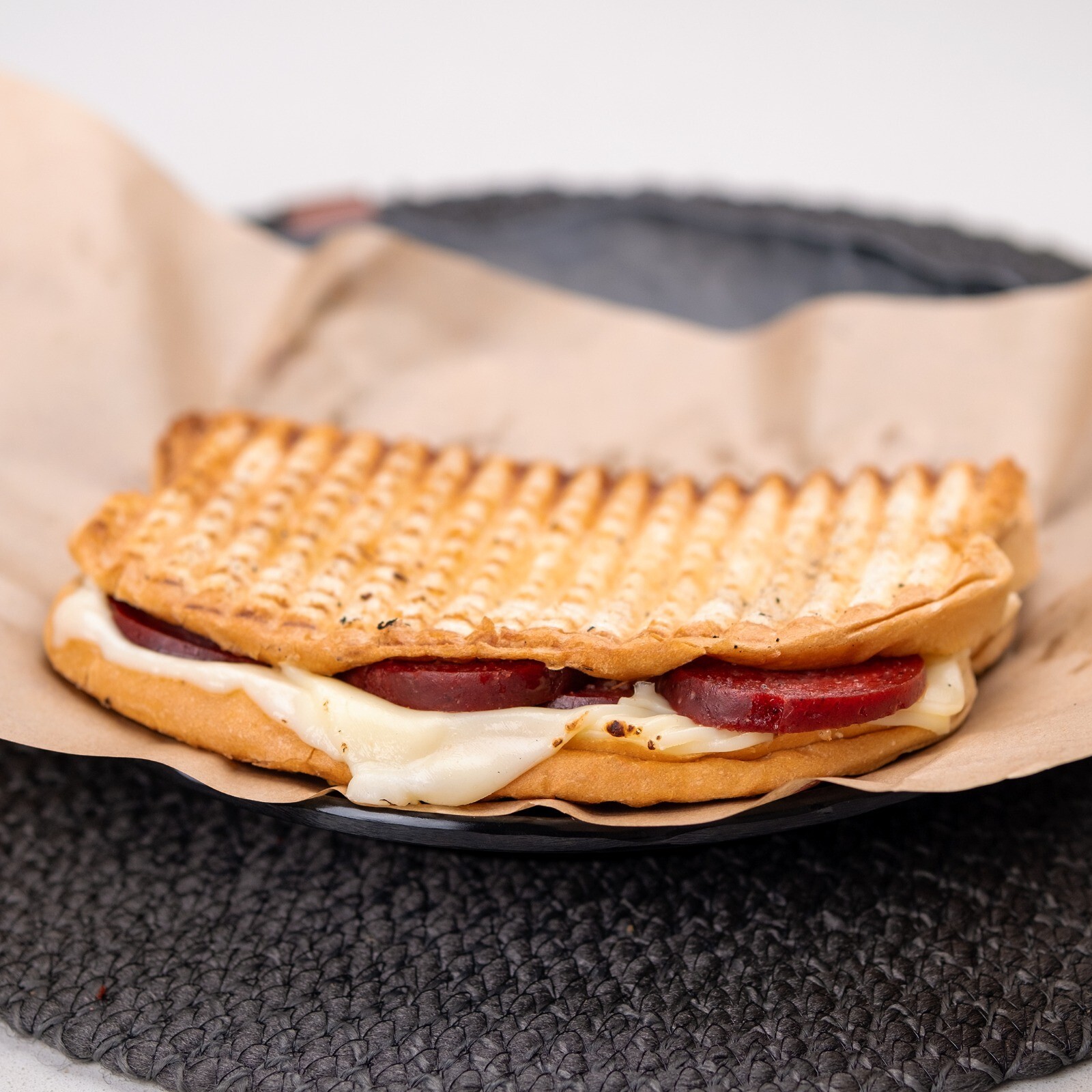 Dana Sucuklu Karışık Tost