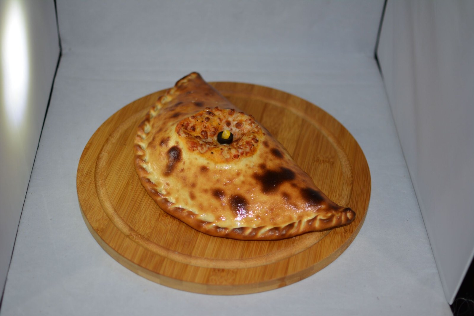 Calzone Pizza (Kapalı) (4 Kişilik)