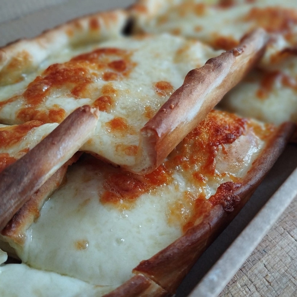 Kaşarlı Pide