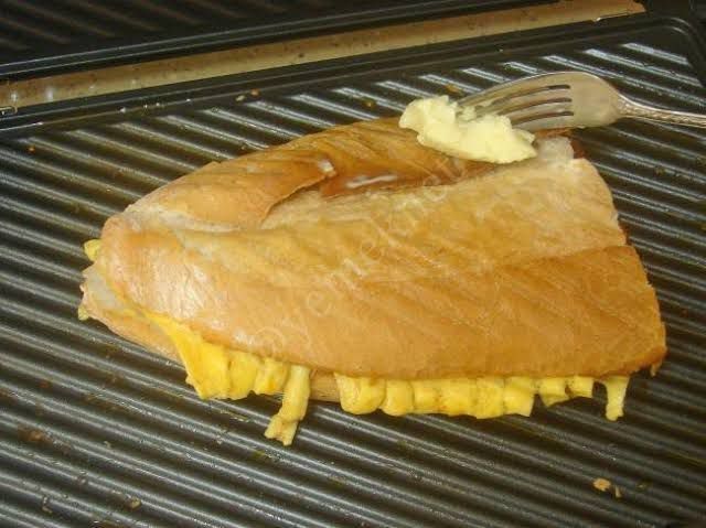 Sucuklu Yumurtalı Tost