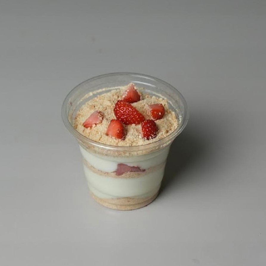 Çilekli Magnolia Kup (200 cc)