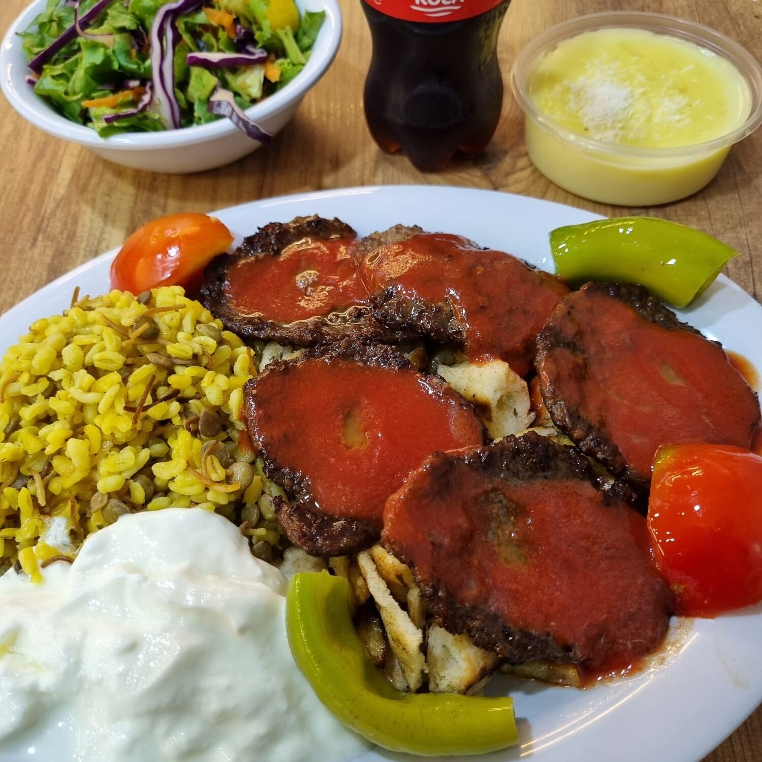 Balaban Kebabı (150 gr Köfte), Pilav, Salata, Tatlı ve Cola