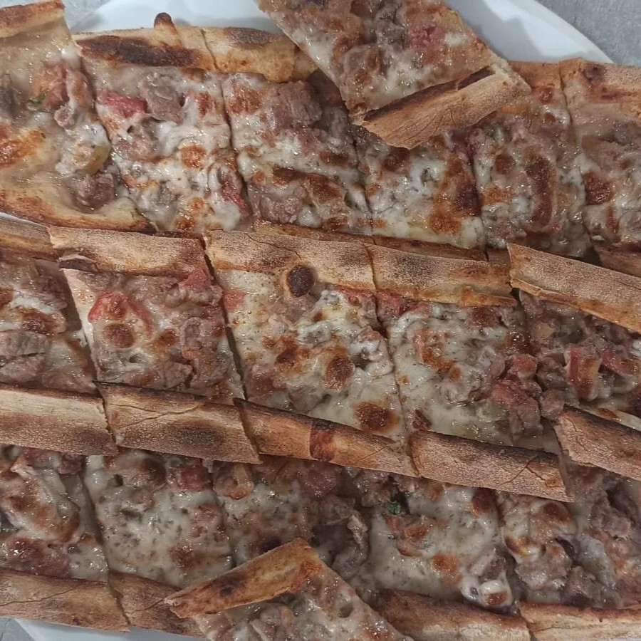 Kuşbaşılı Kaşarlı Pide