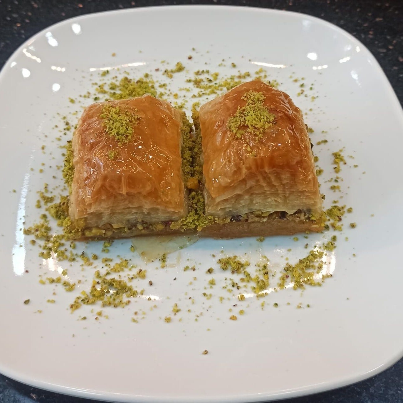 Fıstıklı Tereyağlı Baklava (1 kg)