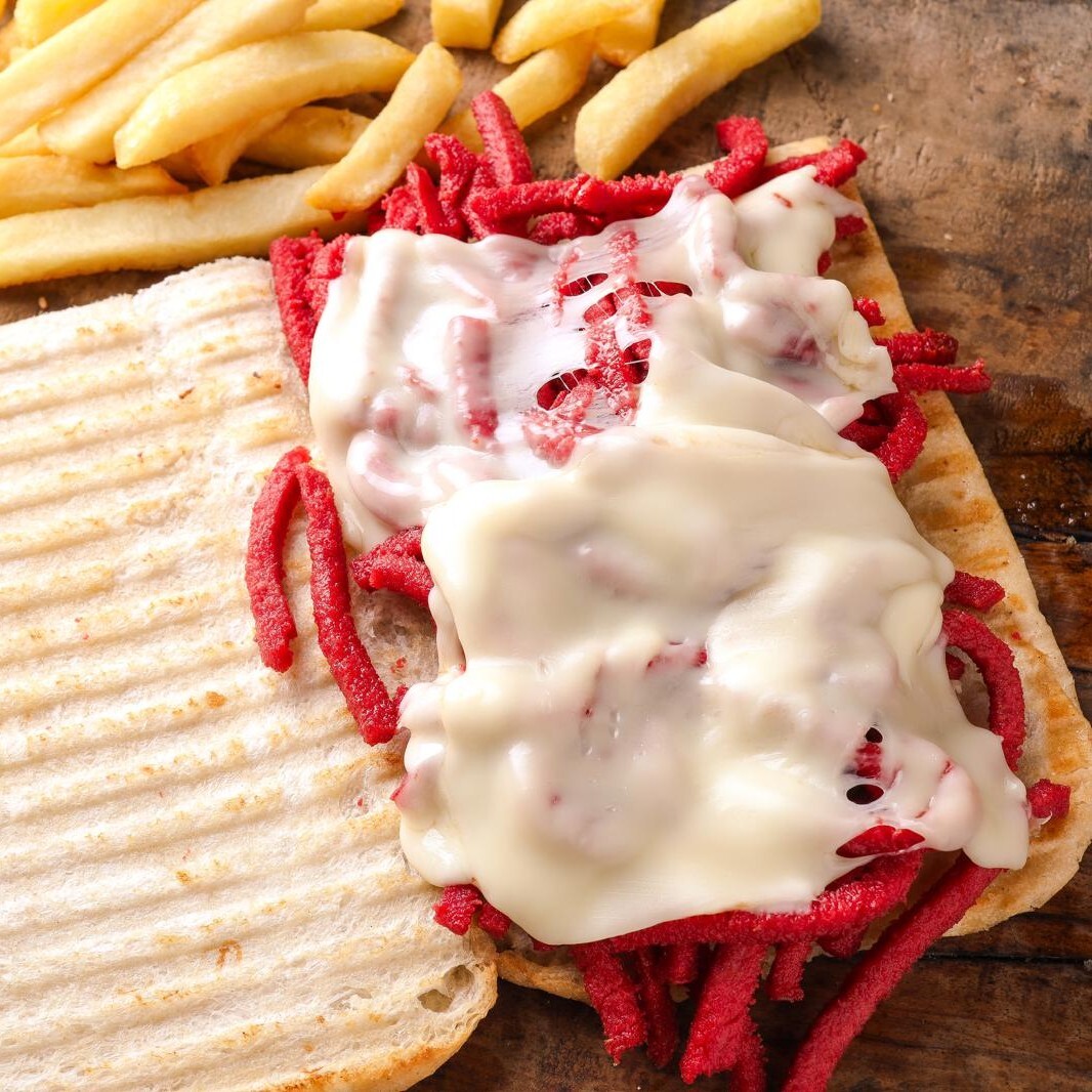 Yarım Ekmek Arası Kaşarlı Kumru