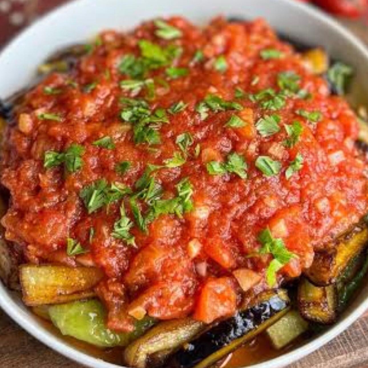 Karışık Domates Soslu Kızartma