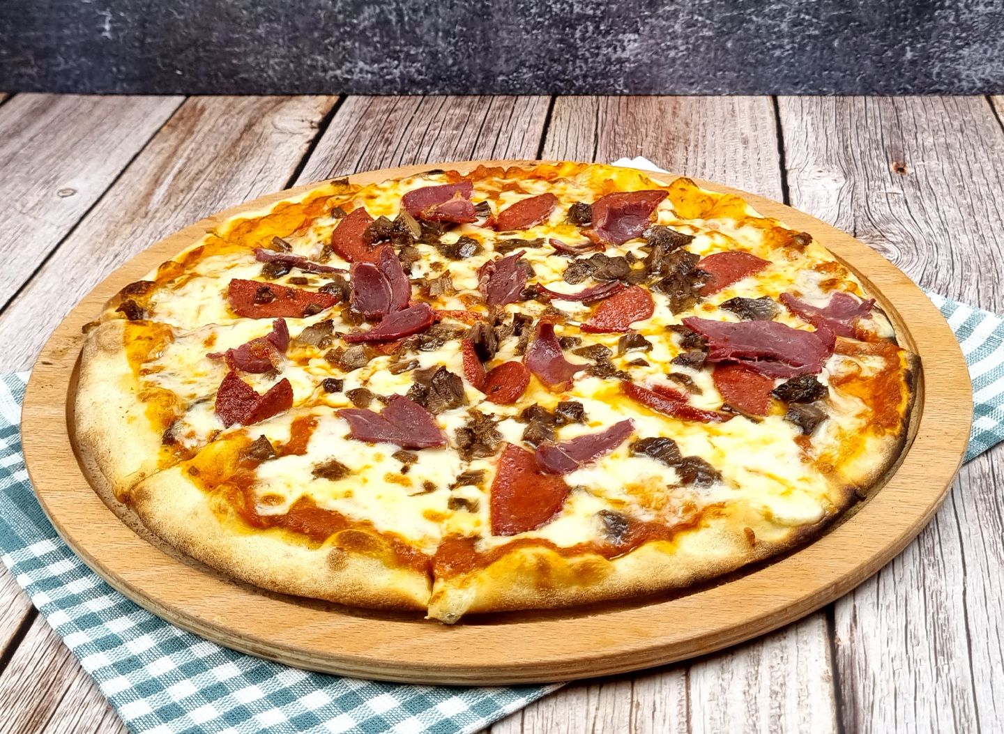 Şarküteri Pizza