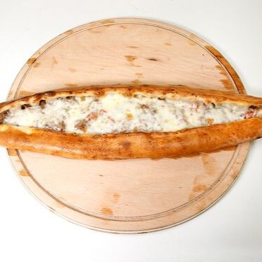 2 Adet Kıymalı Kaşarlı Cantık + Küçük. Ayran