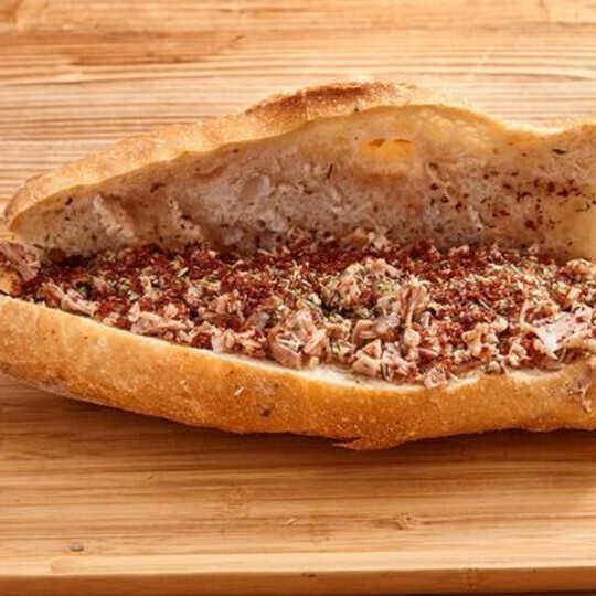 Üç Çeyrek Ekmek Arası İzmir Kokoreç