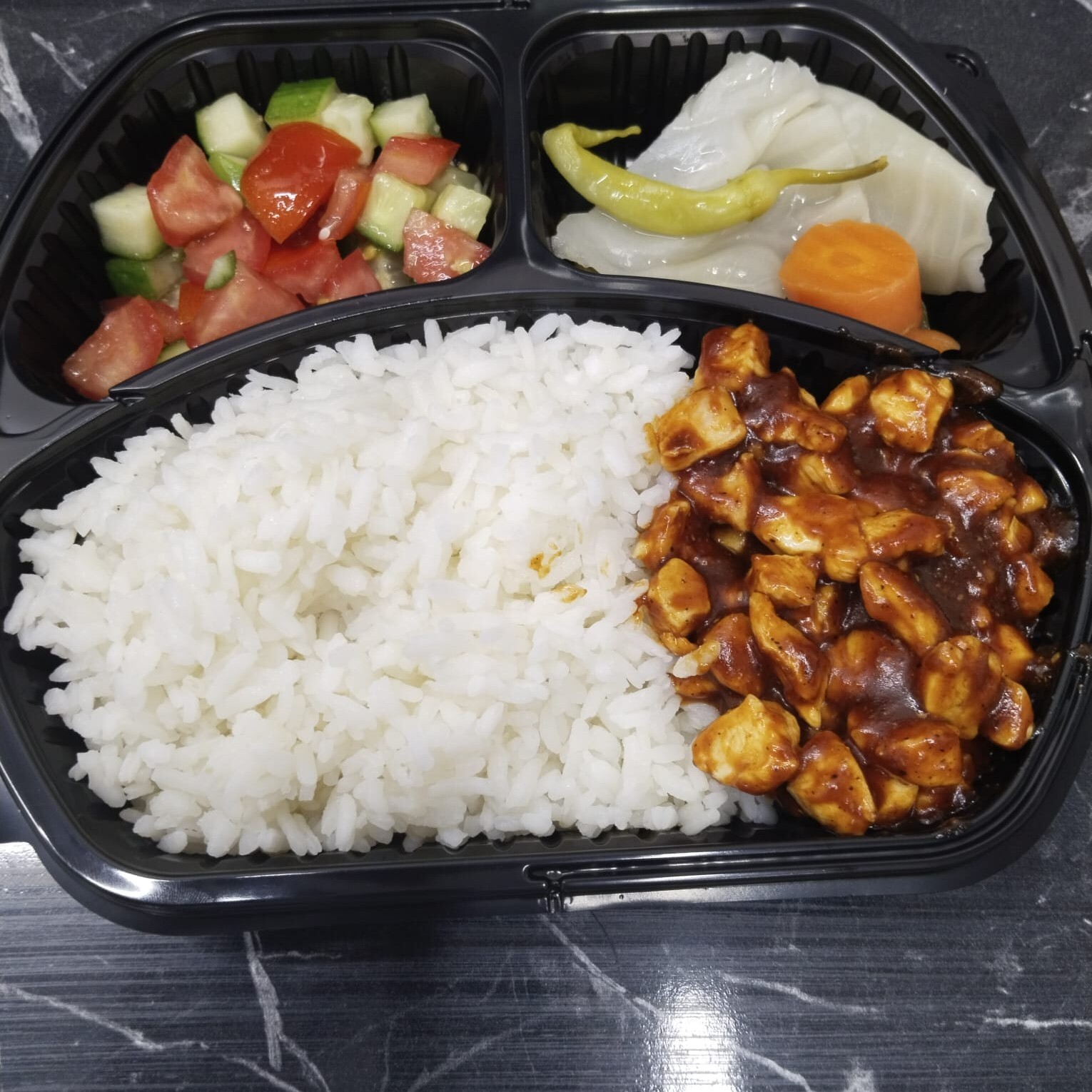 Barbekü Soslu Tavuk Pilav + Cips + 1 Litre Pepsi Menü