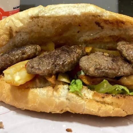 Yarım Ekmek Arası Izgara Köfte