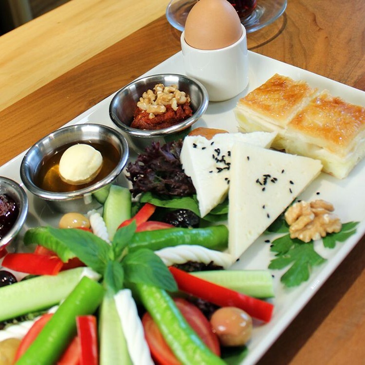 Hızlı Kahvaltı Tabağı