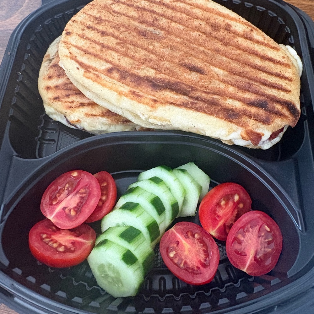Sucuklu Kaşarlı Bazlama Tost