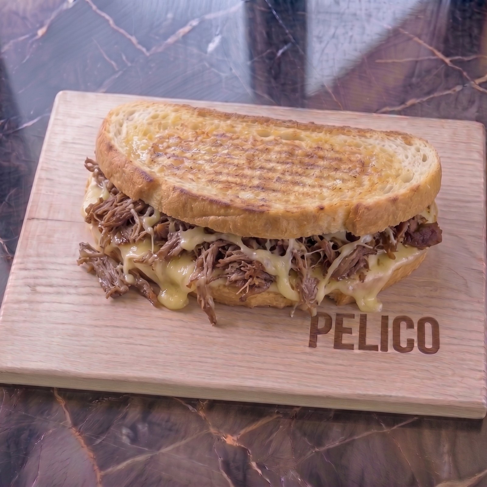 Kavurmalı Kaşarlı Tost