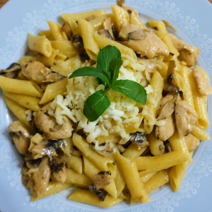Kremalı Körili Tavuklu Mantarlı Penne Makarna (400-500 gr.)