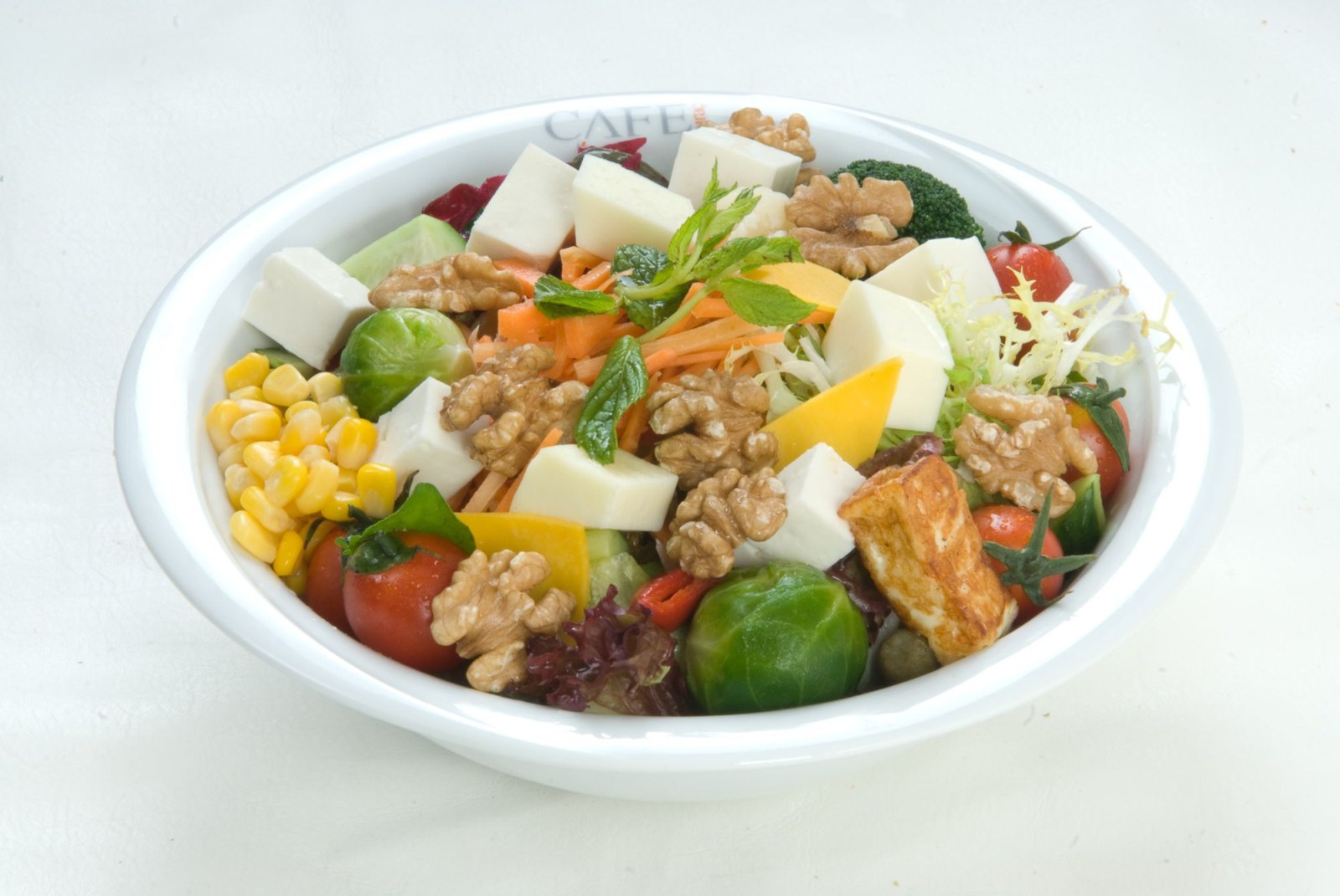 Peynirli Akdeniz Salata