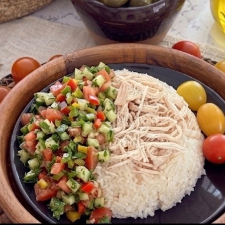 Pilav Üstü Salata ve Tavuk