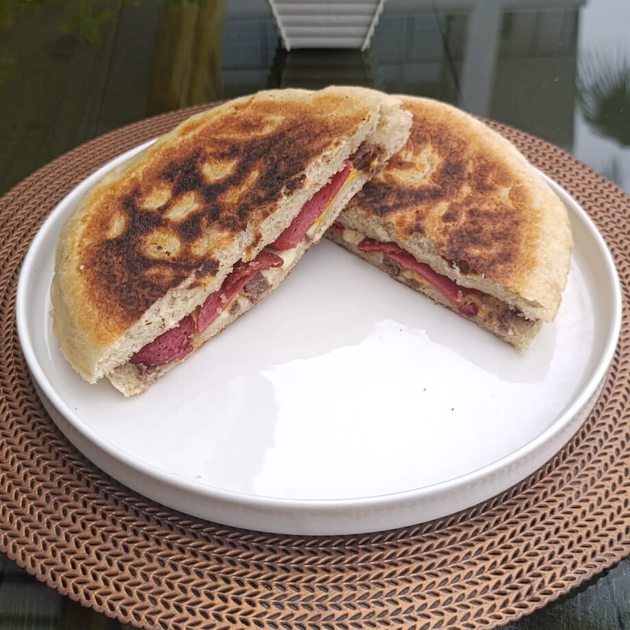 Atom Bazlama Tost + Coca-Cola (33 cl.)