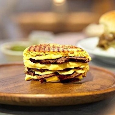 Baz Kavurmalı Tost (Anadolu Ateşi)