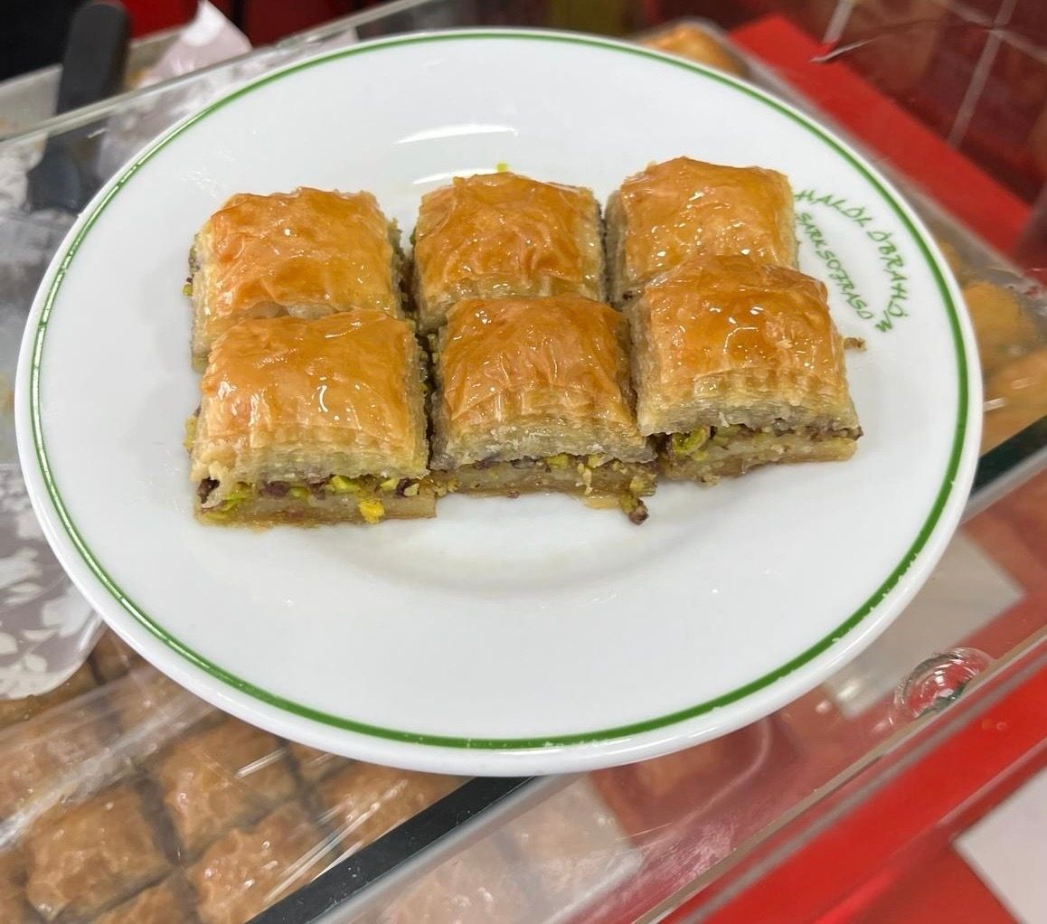 Fıstıklı Tereyağlı Baklava ( 1,5 Kg )