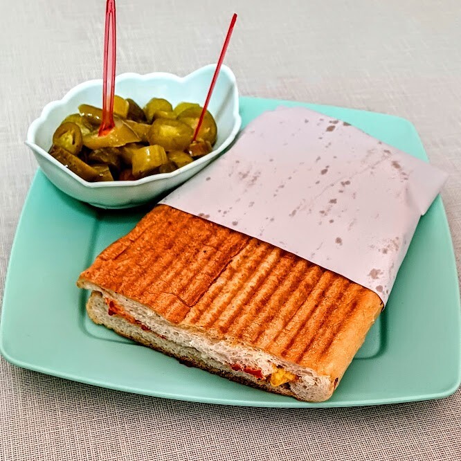 Yumurtalı Kaşarlı Tost