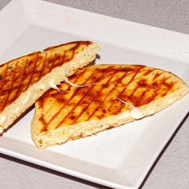Bazlama Kaşar Peynirli Tost
