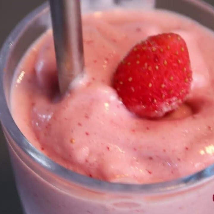 Çilekli Milkshake