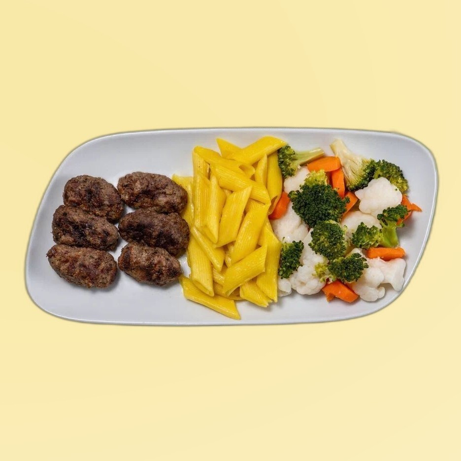 Izgara Köfte & Penne Makarna & Haşlanmış Sebze