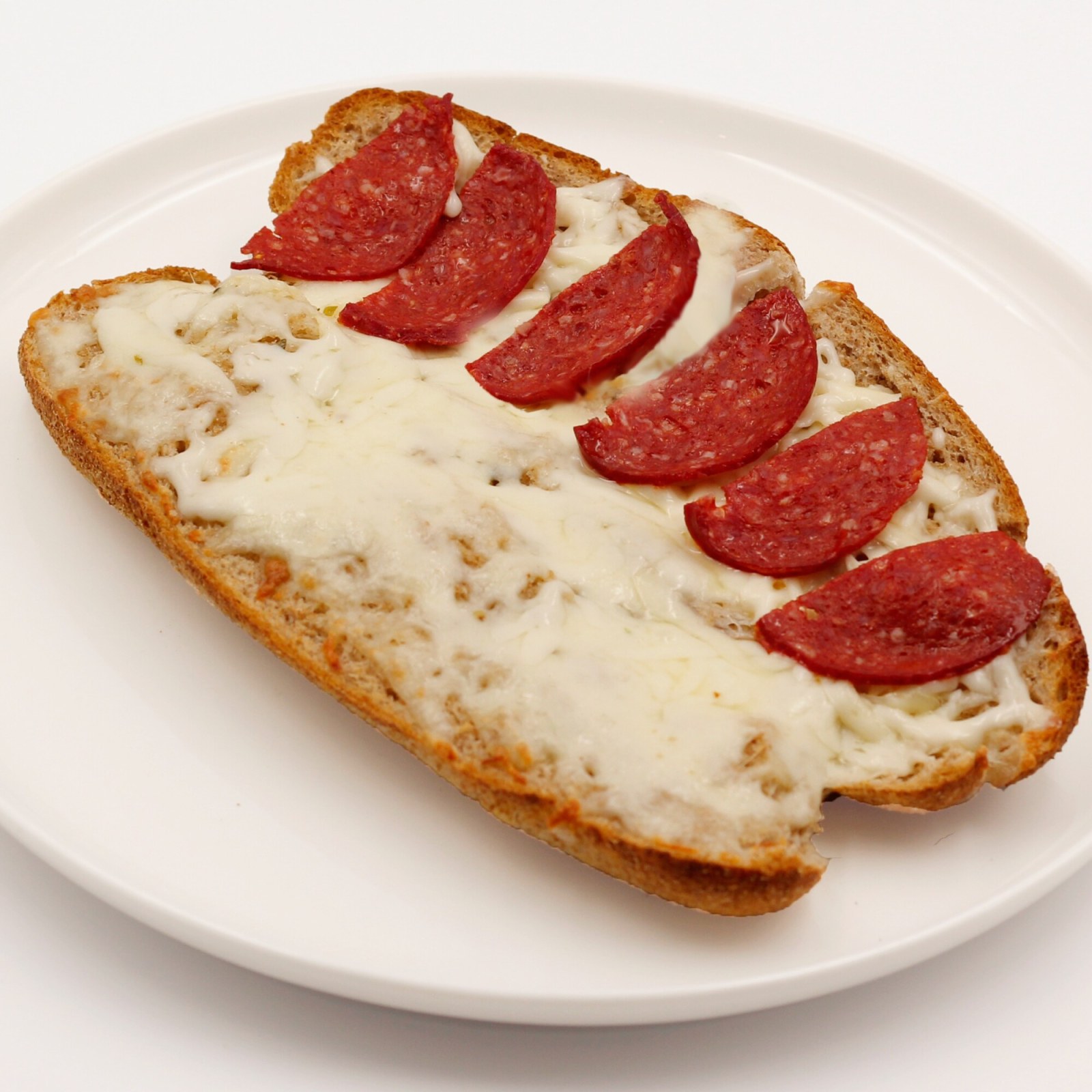 Sucuk Mozzarellalı Sarımsaklı Ekmek