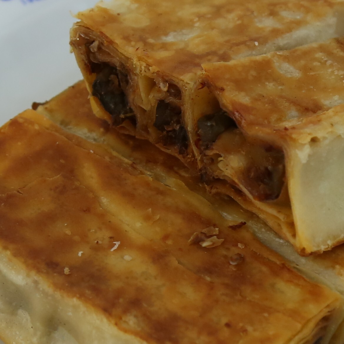 Patlıcanlı Dolama Acılı Tepsi Böreği (500 gr)
