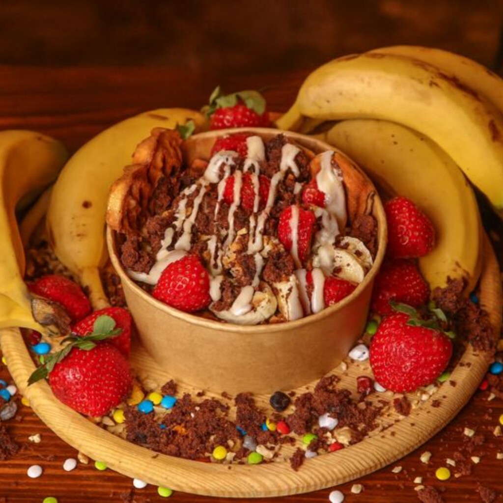Beyaz Çikolatalı Ananaslı Bowl Waffle