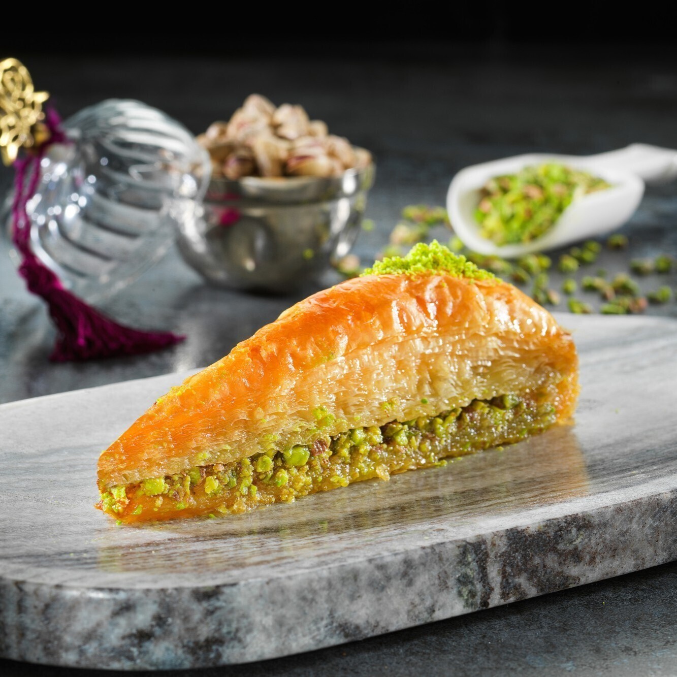 Fıstıklı Tereyağlı Havuç Dilim Baklava (1 Kg)