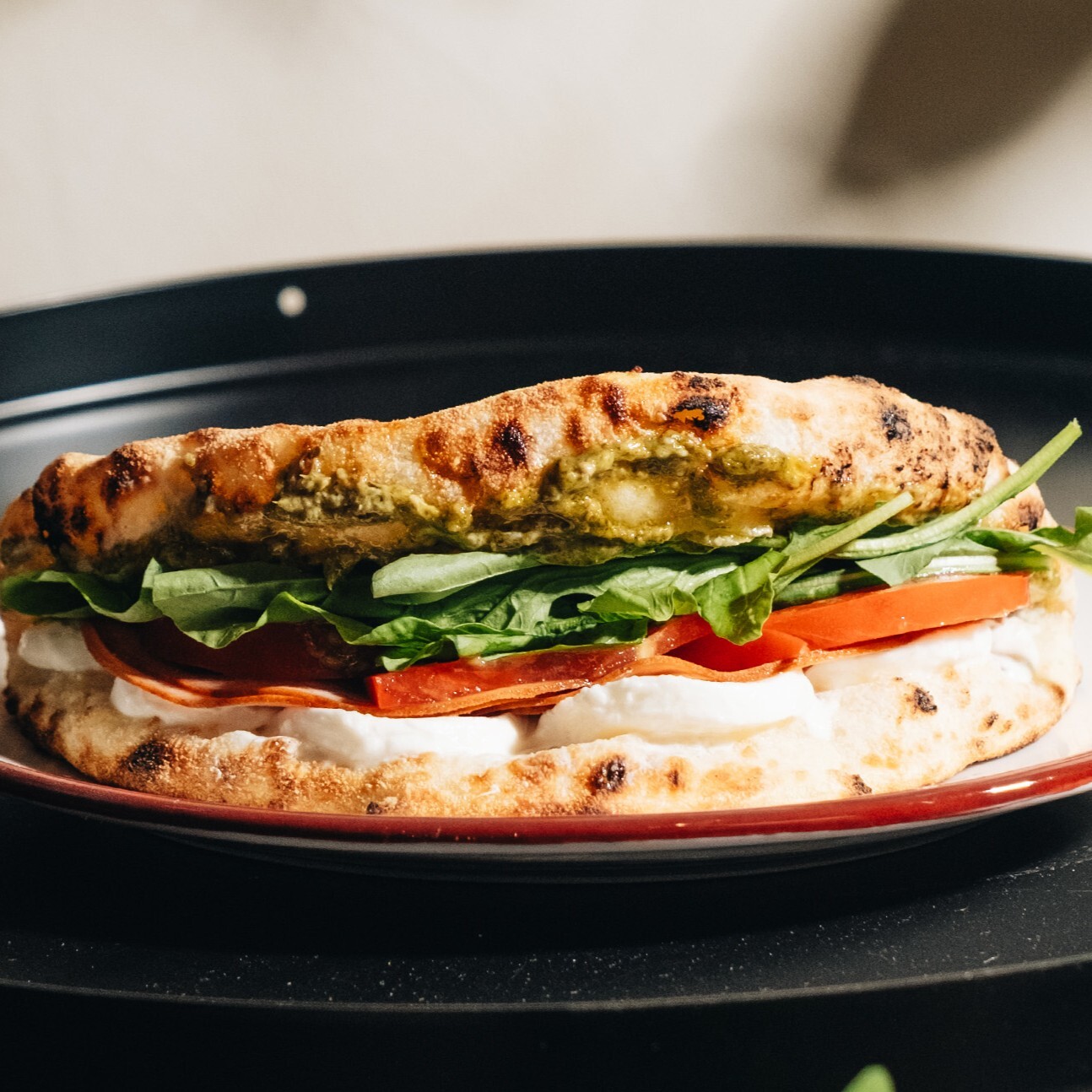 Pesto & Mozzarellalı Sandviç