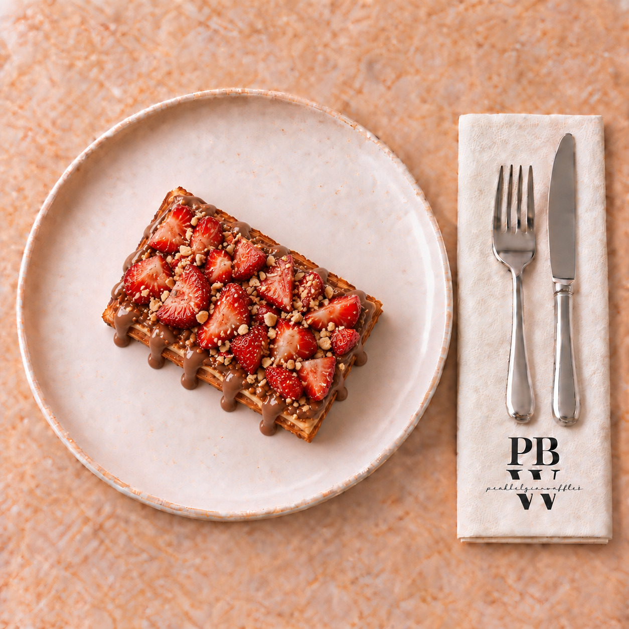 Sütlü Çikolatalı Çilekli Waffle (Tek Kişilik)