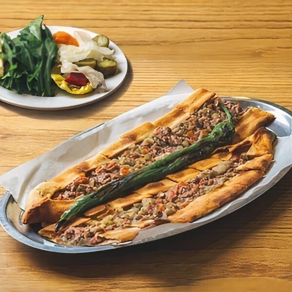 Kuşbaşılı Patlıcanlı Pide (Açık)