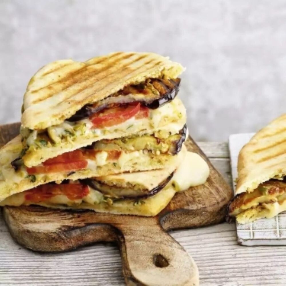 Beyaz Peynirli Zeytinli Tost