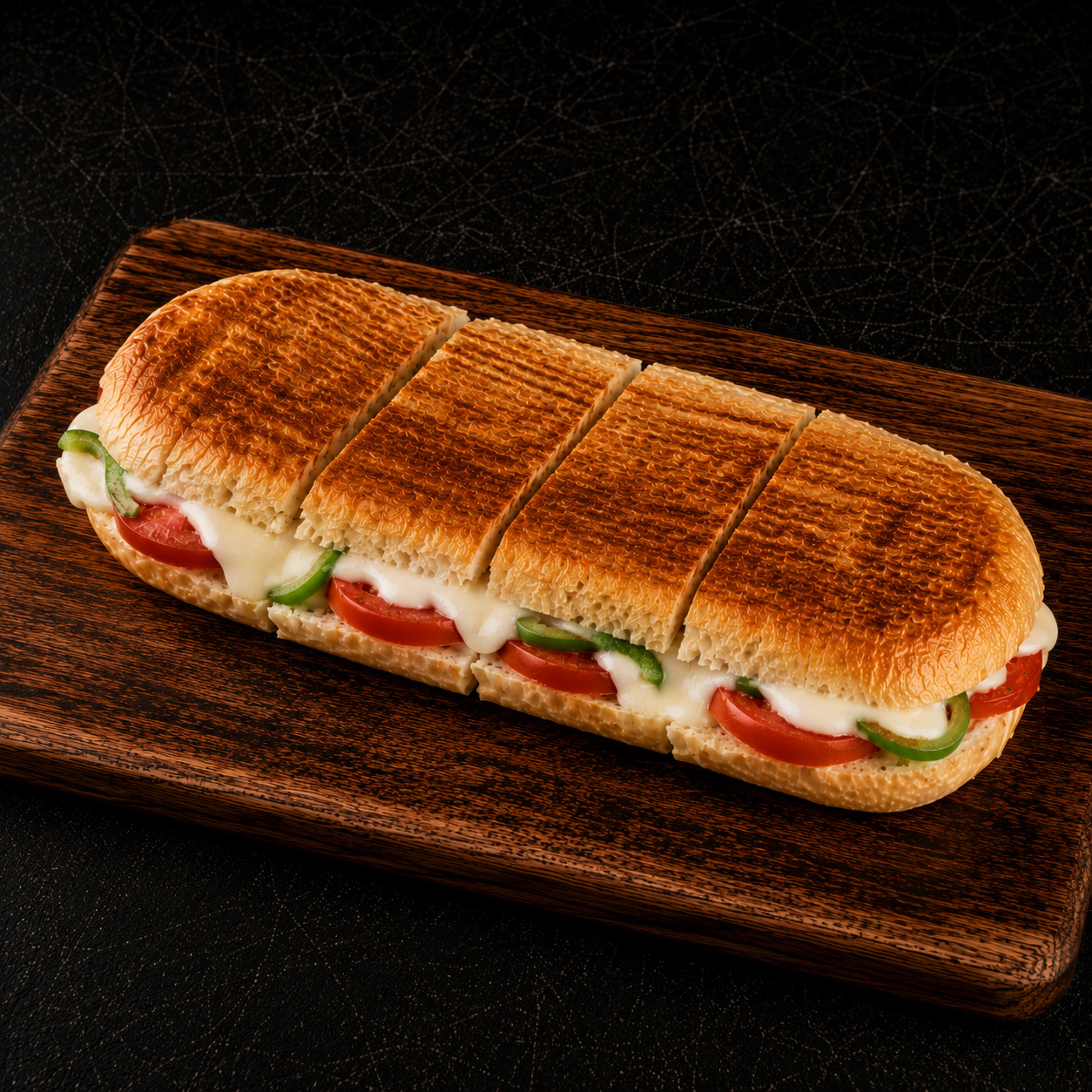 Yarım Ekmek Kaşarlı Domatesli Tost