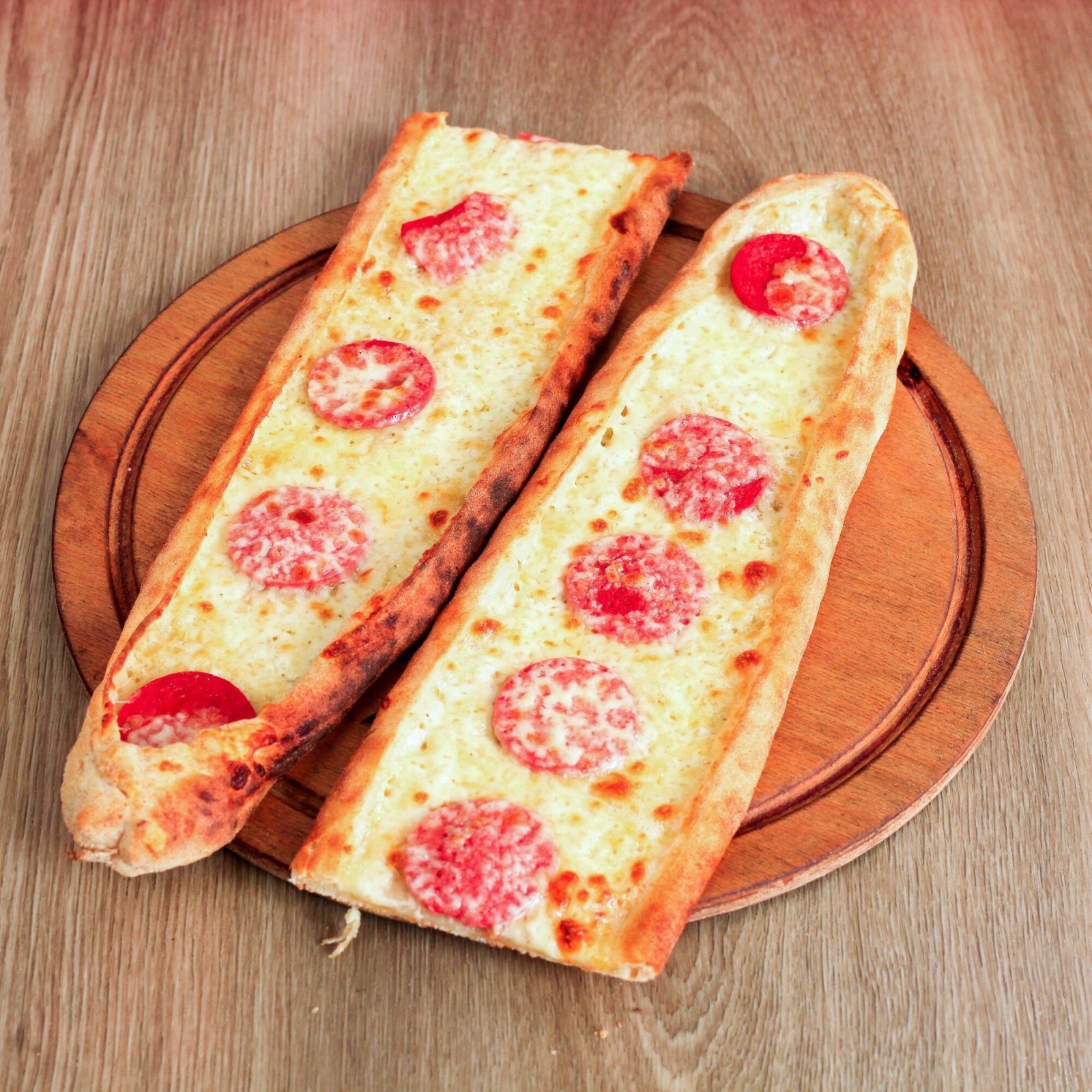 Kaşarlı Sucuklu Yumurtalı Pide