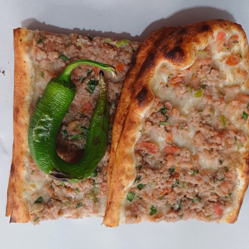 Kıymalı Pide ( 1.5 Porsiyon)