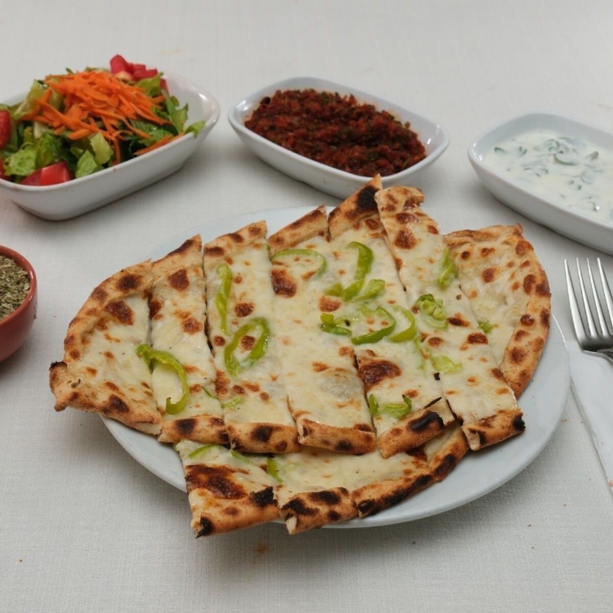 Kaşarlı Biberli Pide