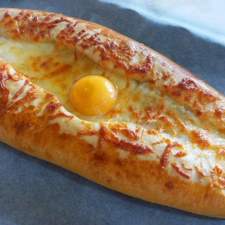 Kaşarlı Yumurtalı Pide